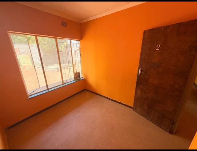 10 BEDROOM HOUSE FOR SALE IN VANDERBIJLPARK CE 5